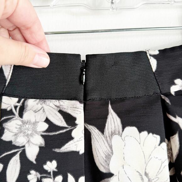 Eliza J Floral Pleated Circle Skirt Black Cream Wedding Guest Cocktail Size 2 - Picture 12 of 13